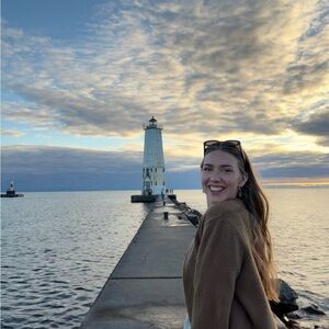 Meet your Posher, Madeleine